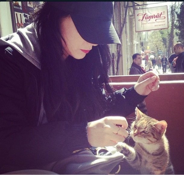 nez ve kedi instagram foto kadın sitesi, moda, estetik, gebelik